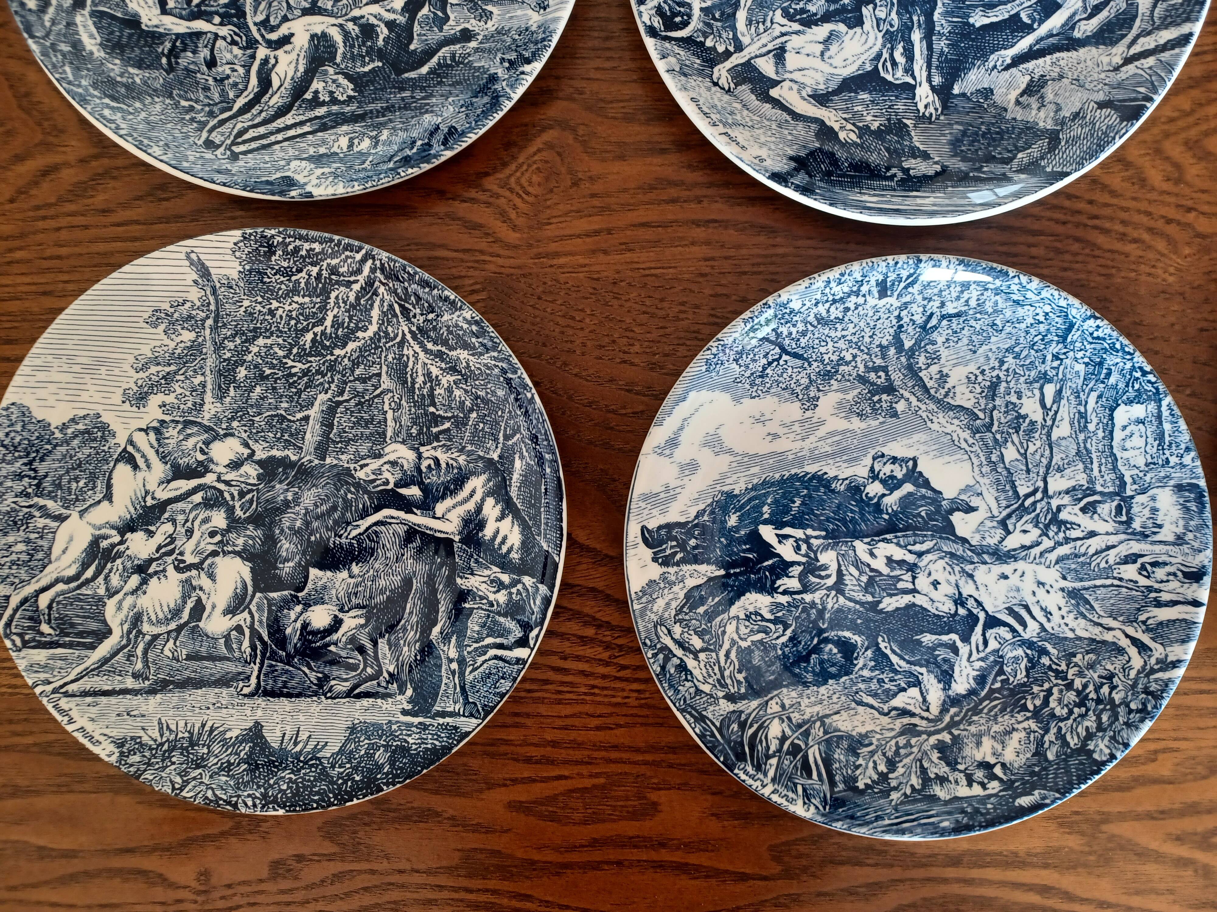 Gien porcelain plates, hunting scenes