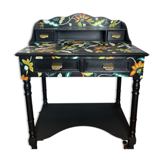 Painted hairdress / desk