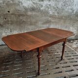 Antique extendable diningtable