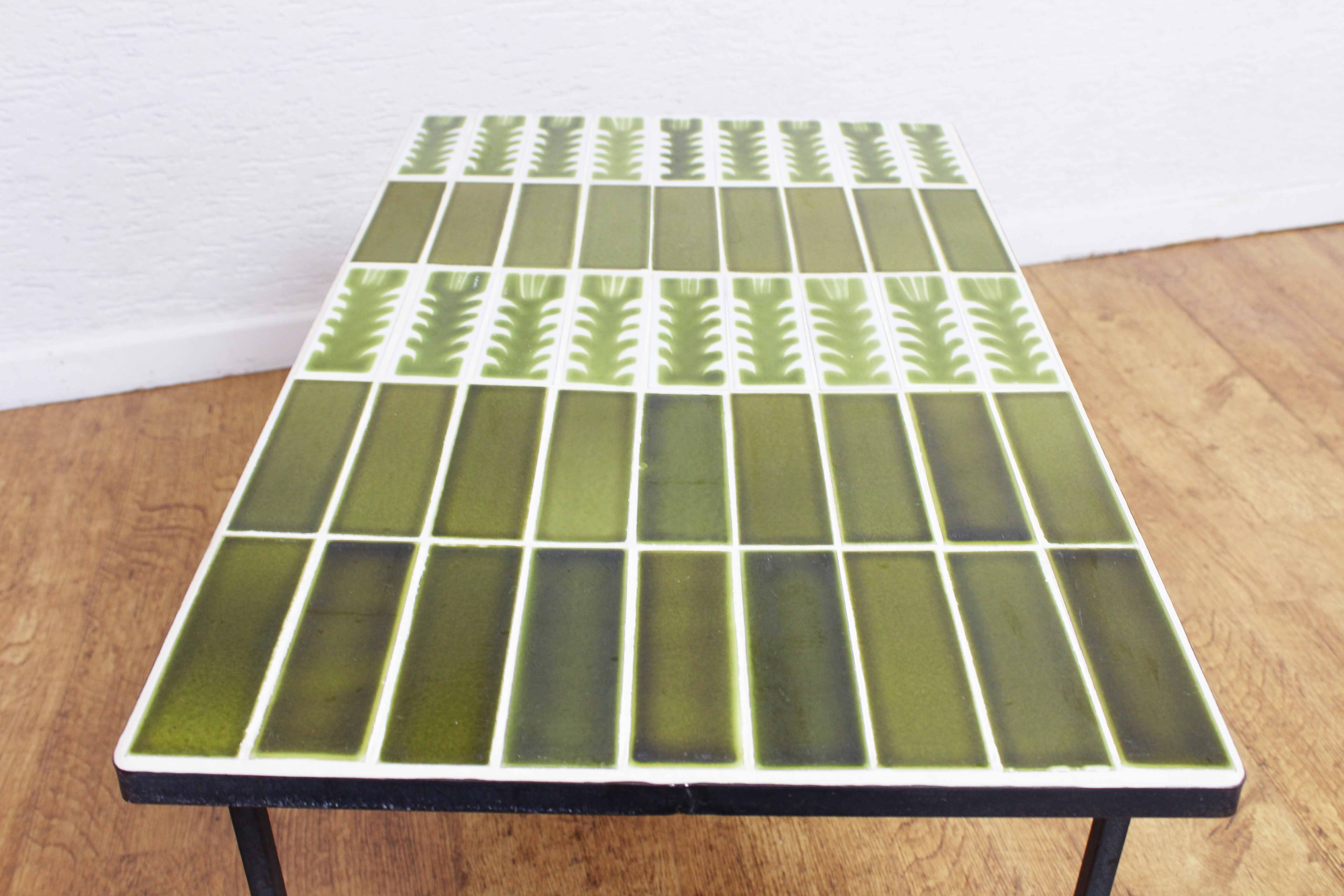 Table basse en céramique années 50