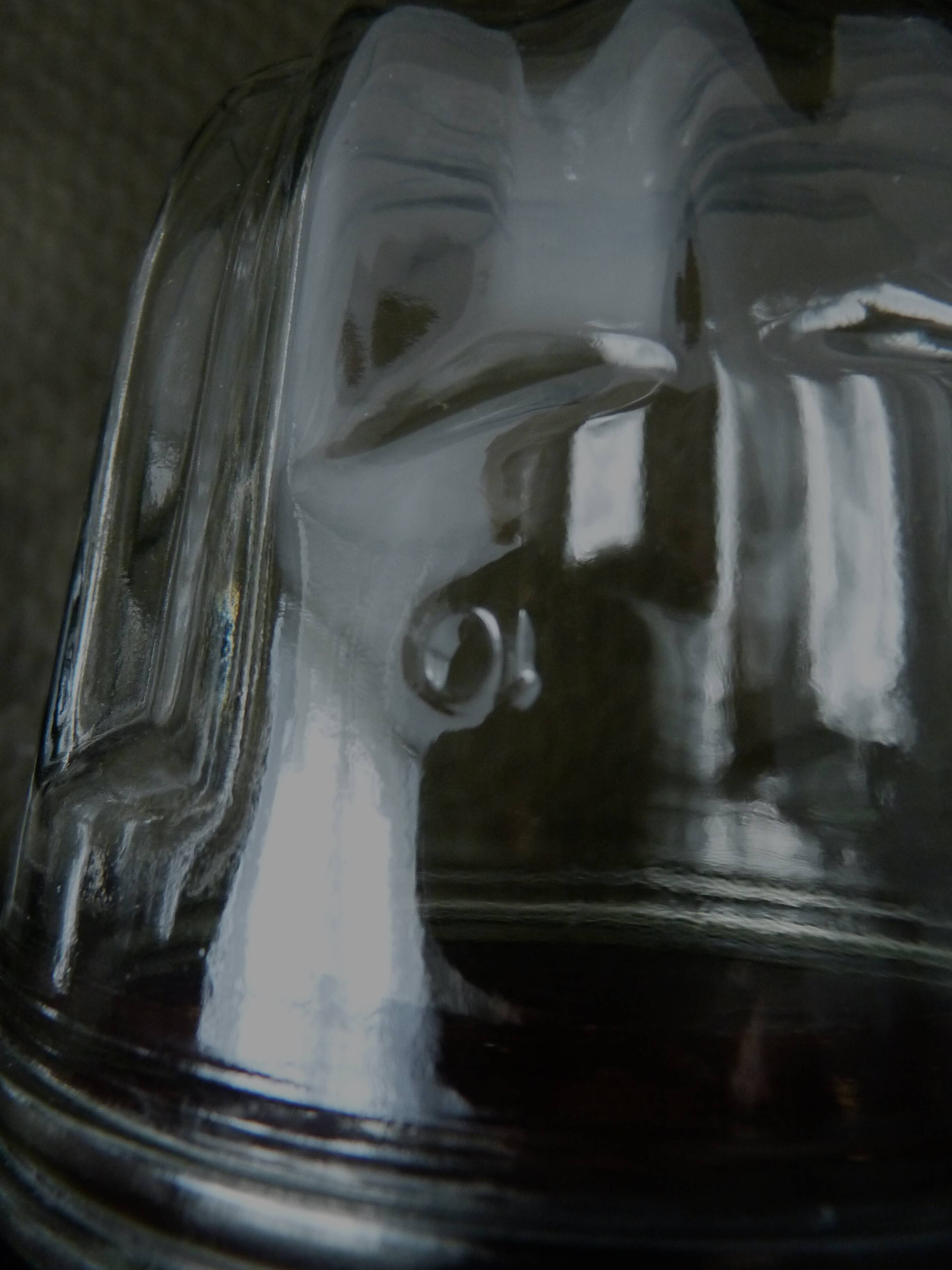 Paire d'anciens moules cannelés en verre. Moules à kouglof / Moules à confitures