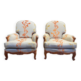 Paire de fauteuils bergères de style Louis XV