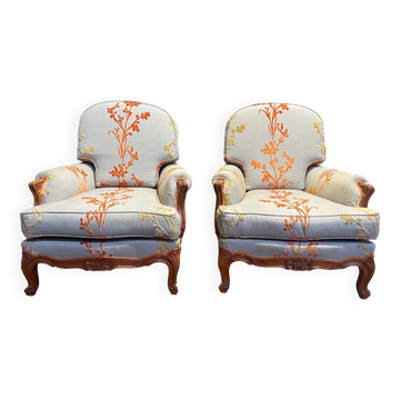 Paire de fauteuils bergères de style Louis XV