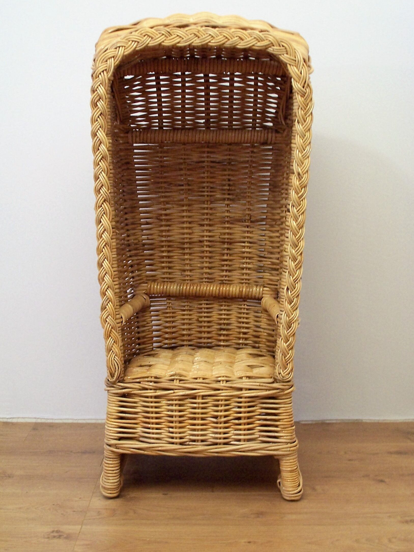 Children's rattan chair called "cabin"