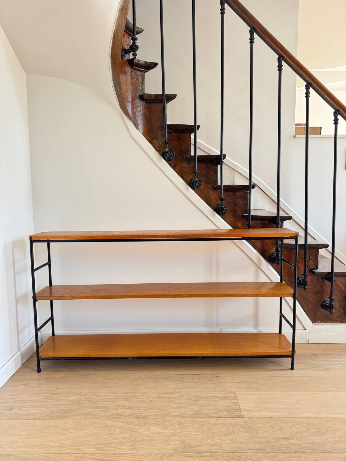 Étagère vintage bois et métal noir