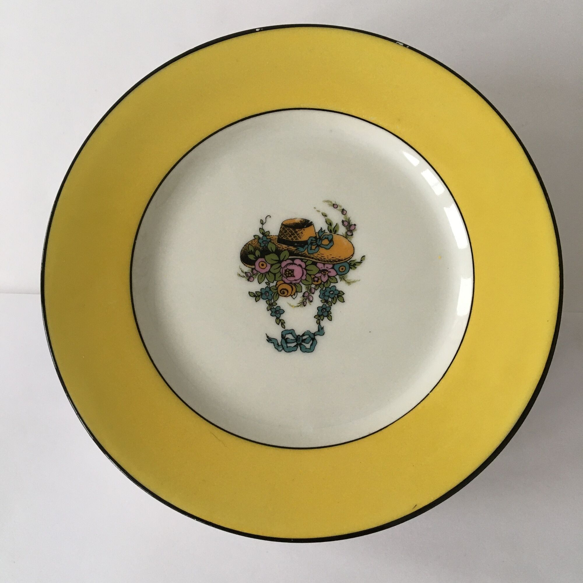set of 6 porcelain plates "Chapeau and garlands flowers"