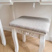 Coiffeuse vintage blanche avec tabouret et miroir