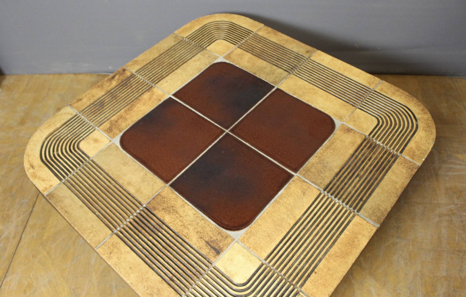 Coffee table by Roger Capron, model Mambo, 1974.