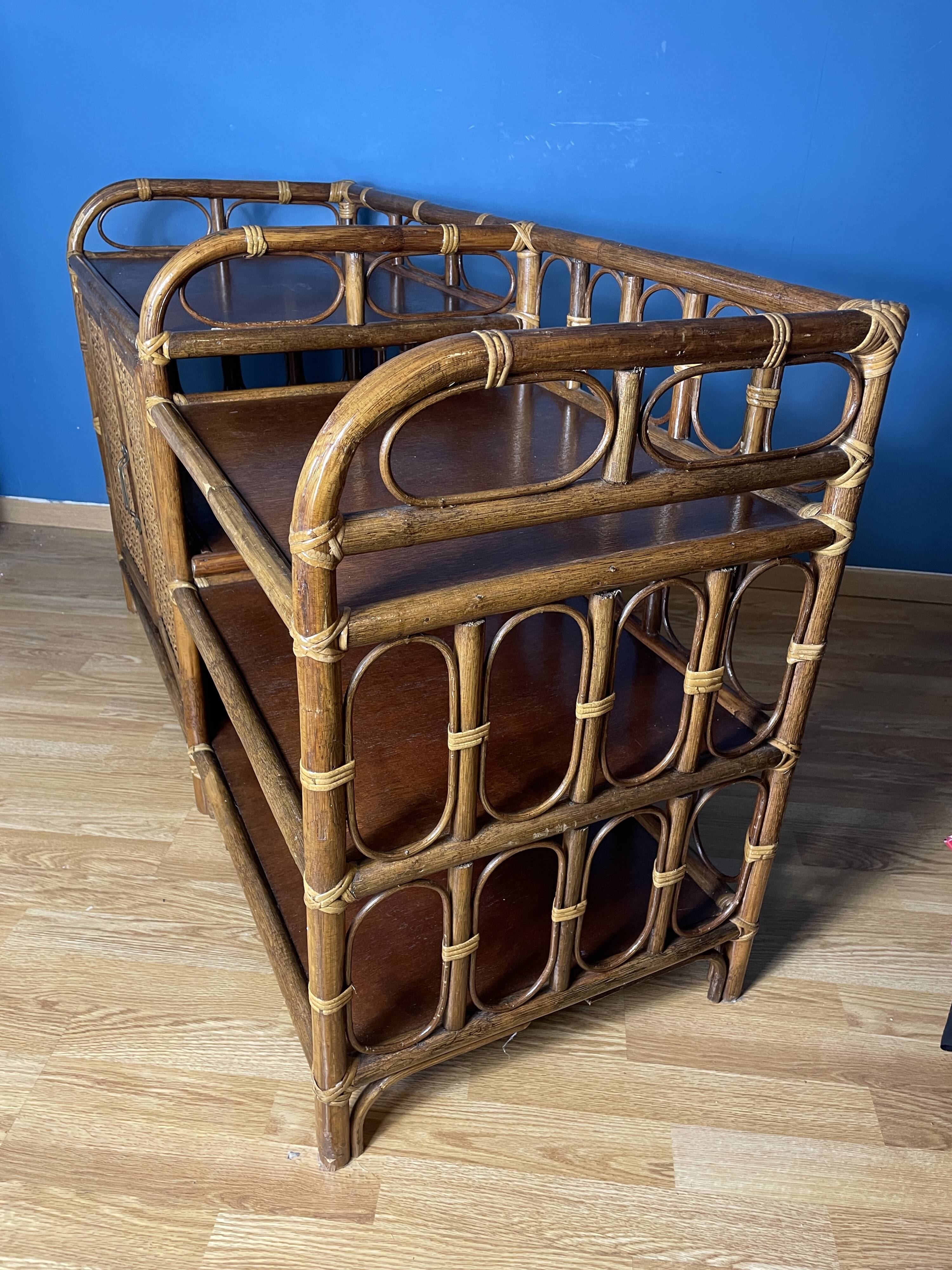 Vintage rattan sideboard/sideboard