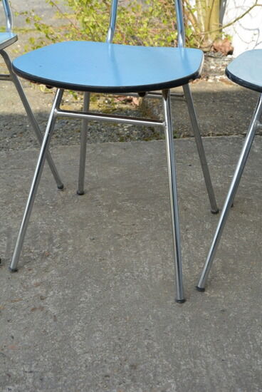 Lot of 4 chairs in blue formica