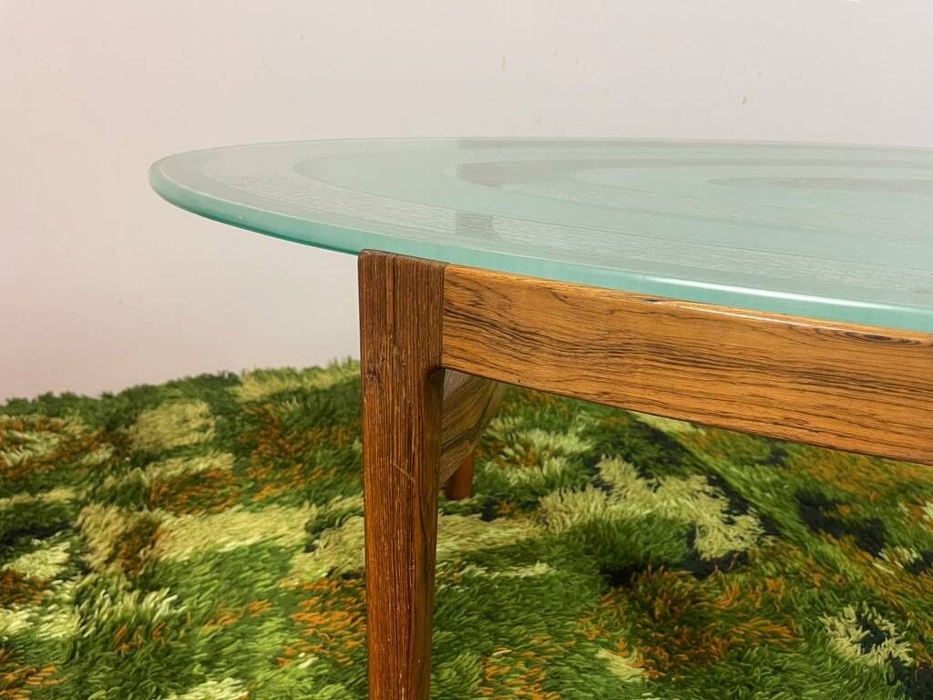 Magnificent Mid-Century Ib Kofod-Larsen Oval Coffee Table in Rosewood & Etc
