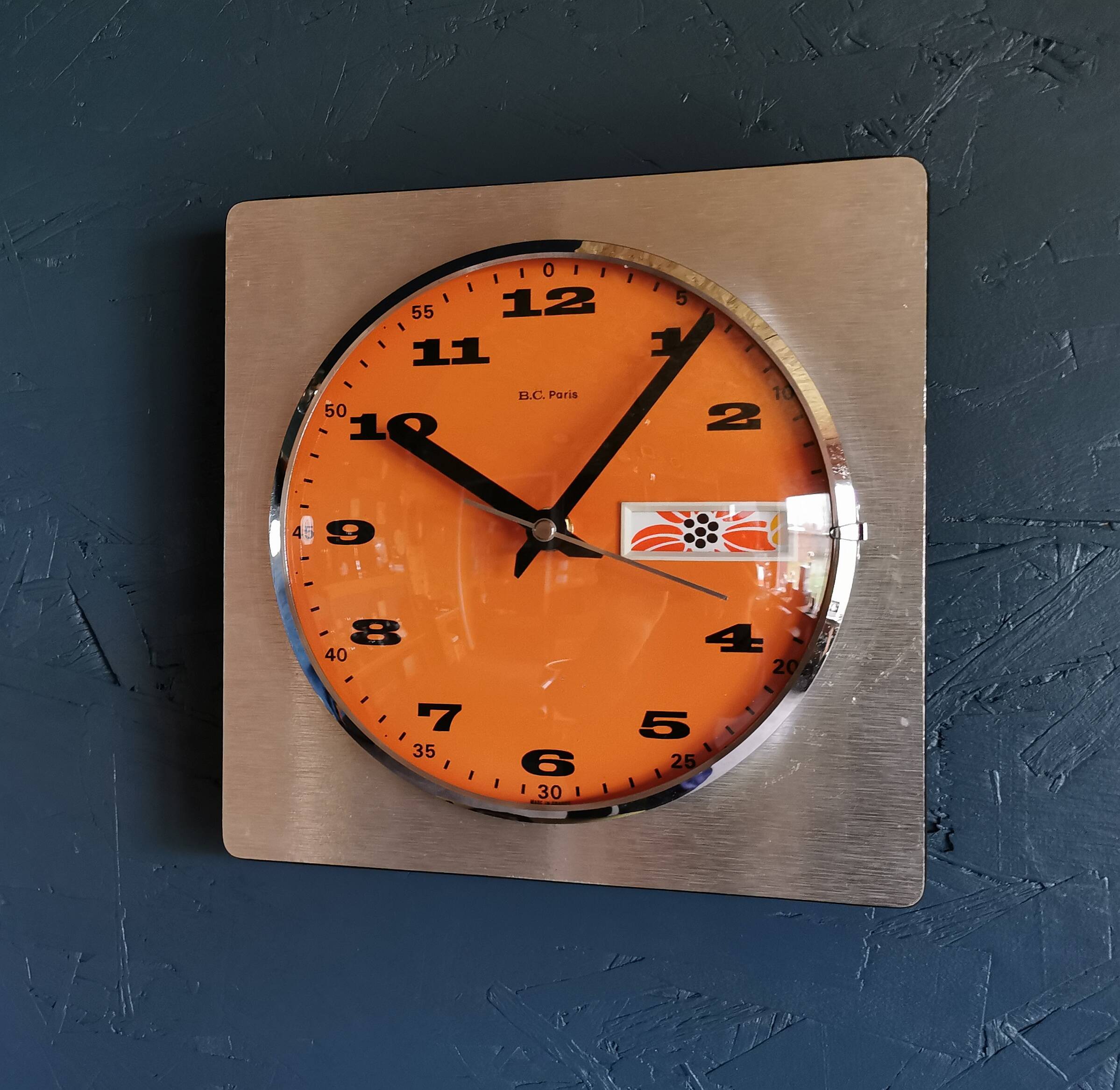 Vintage formica clock square silent wall pendulum "BC Paris silver orange"