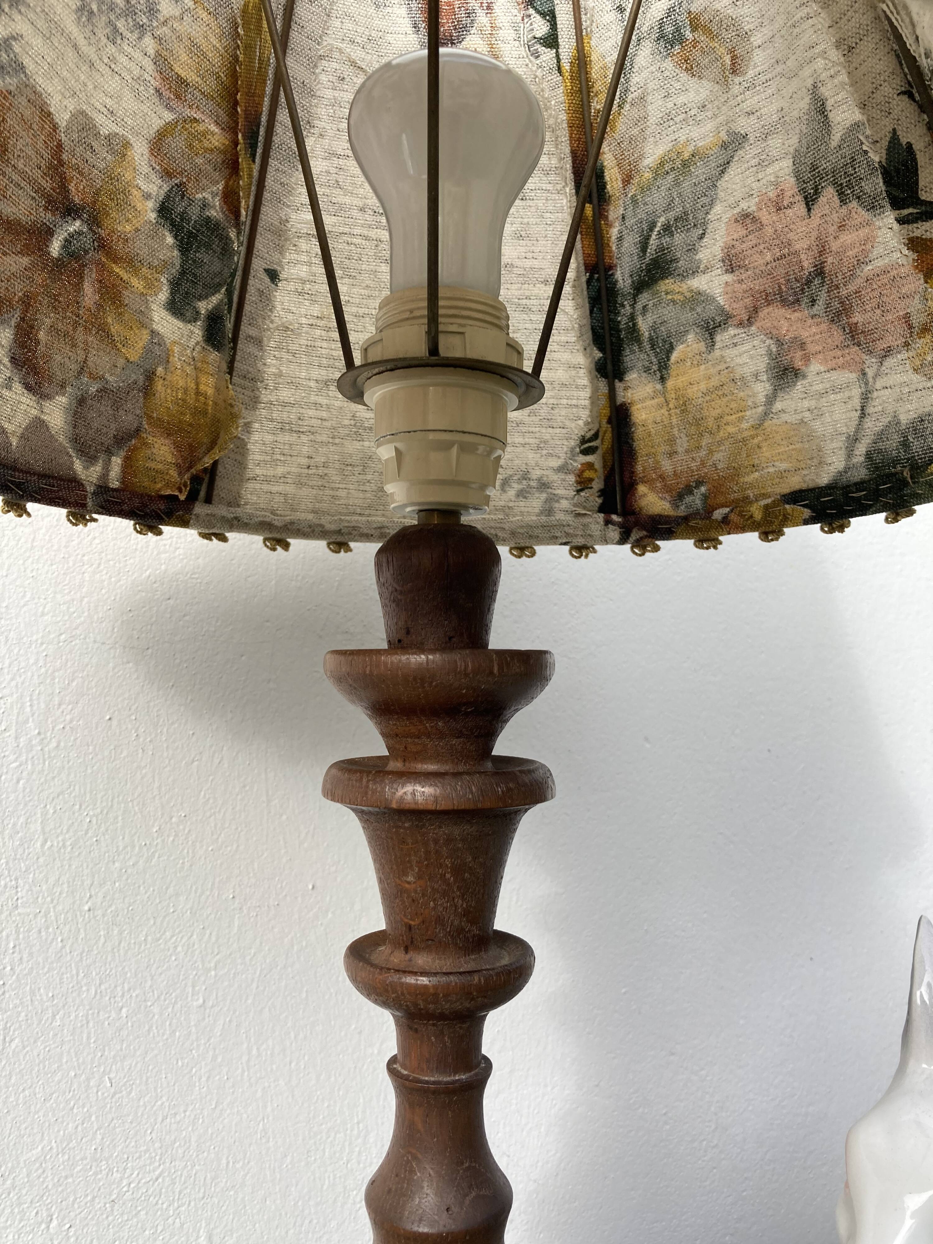 Lampe en bois tourné 70 abat jour fleur vintage