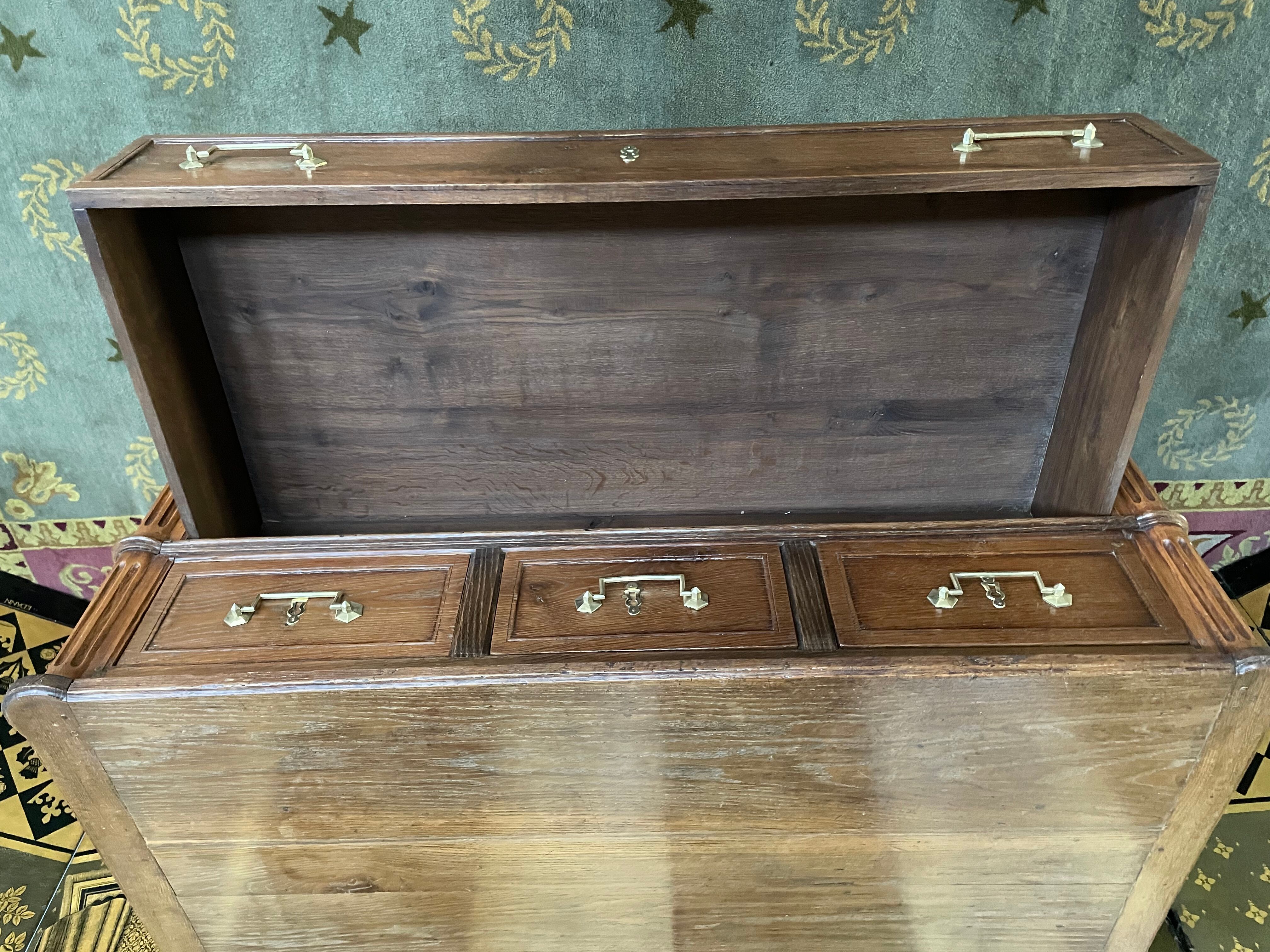 Commode Louis XVI en chêne 19eme