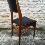 Scandinavian chairs in skaï