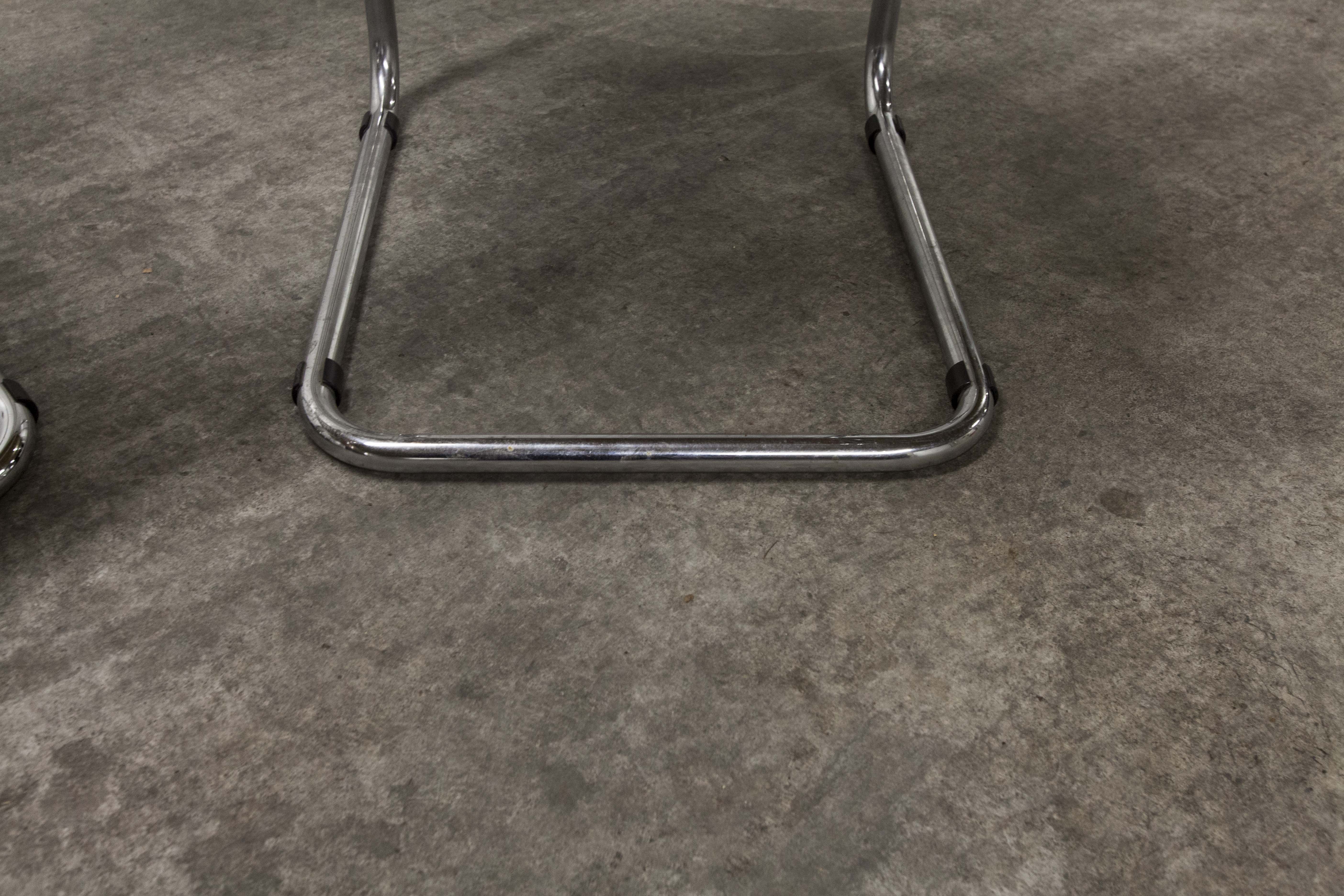 Set of 4 chairs B32 par Marcel Breuer