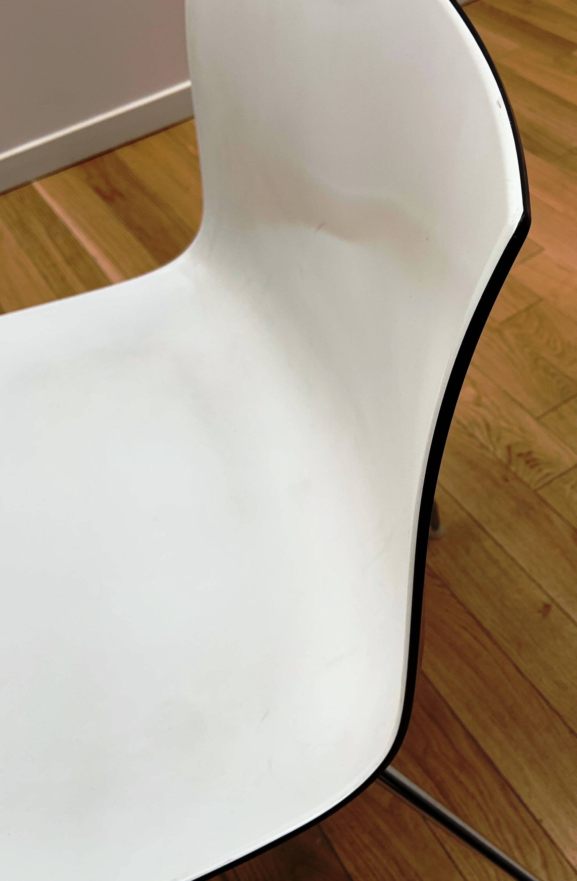 Pair of Catifa 46 chairs, Arper