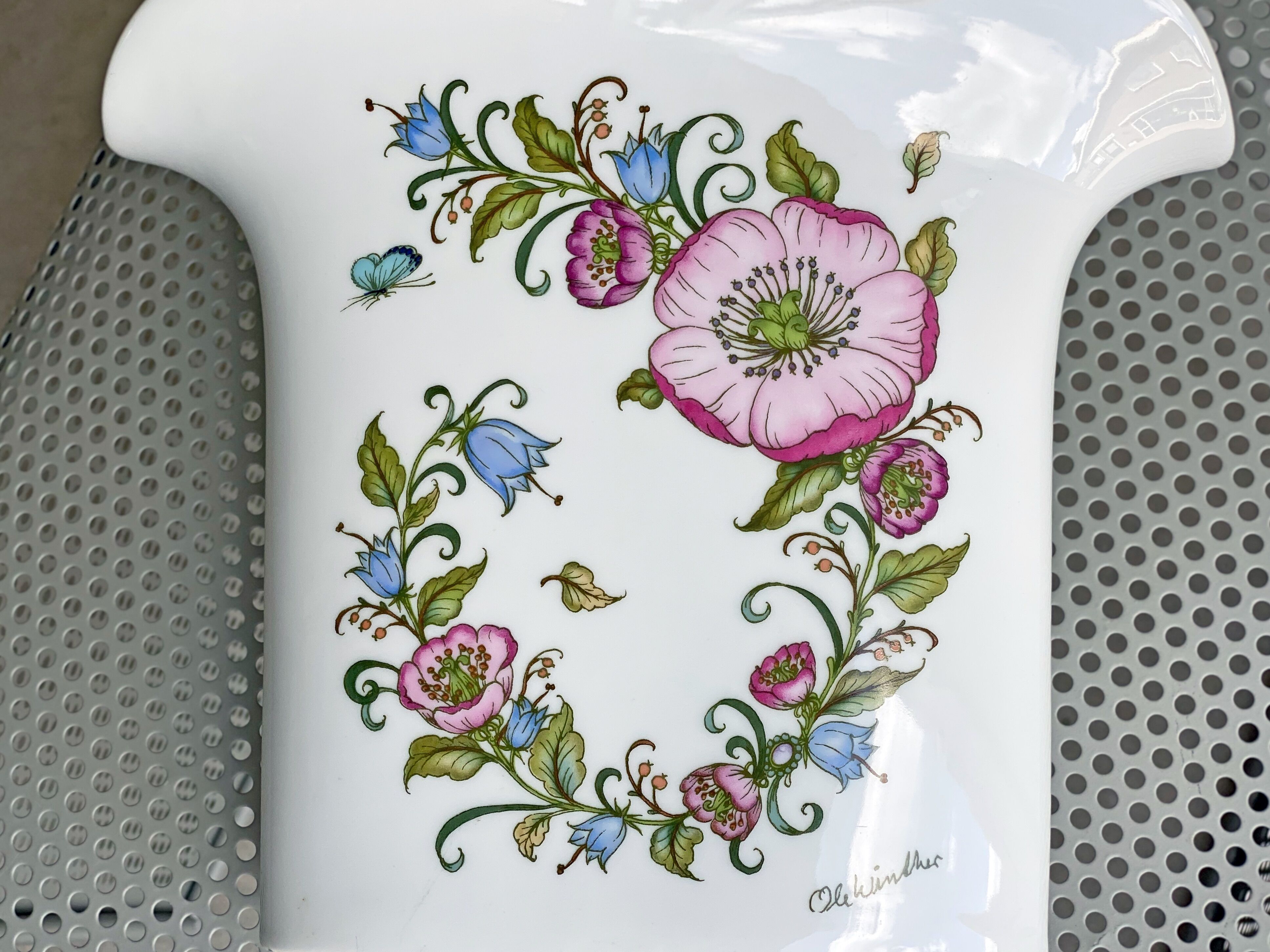 Ole Winkler for Hutschenreuter vase with flowers
