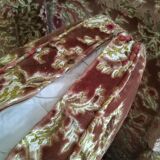 Classic-style velvet sofa