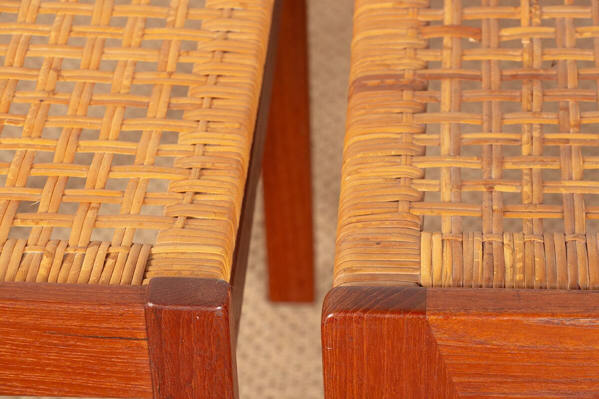 Paire de tabourets Danois en Teck et Cannage par Peter Hvidt 1960.
