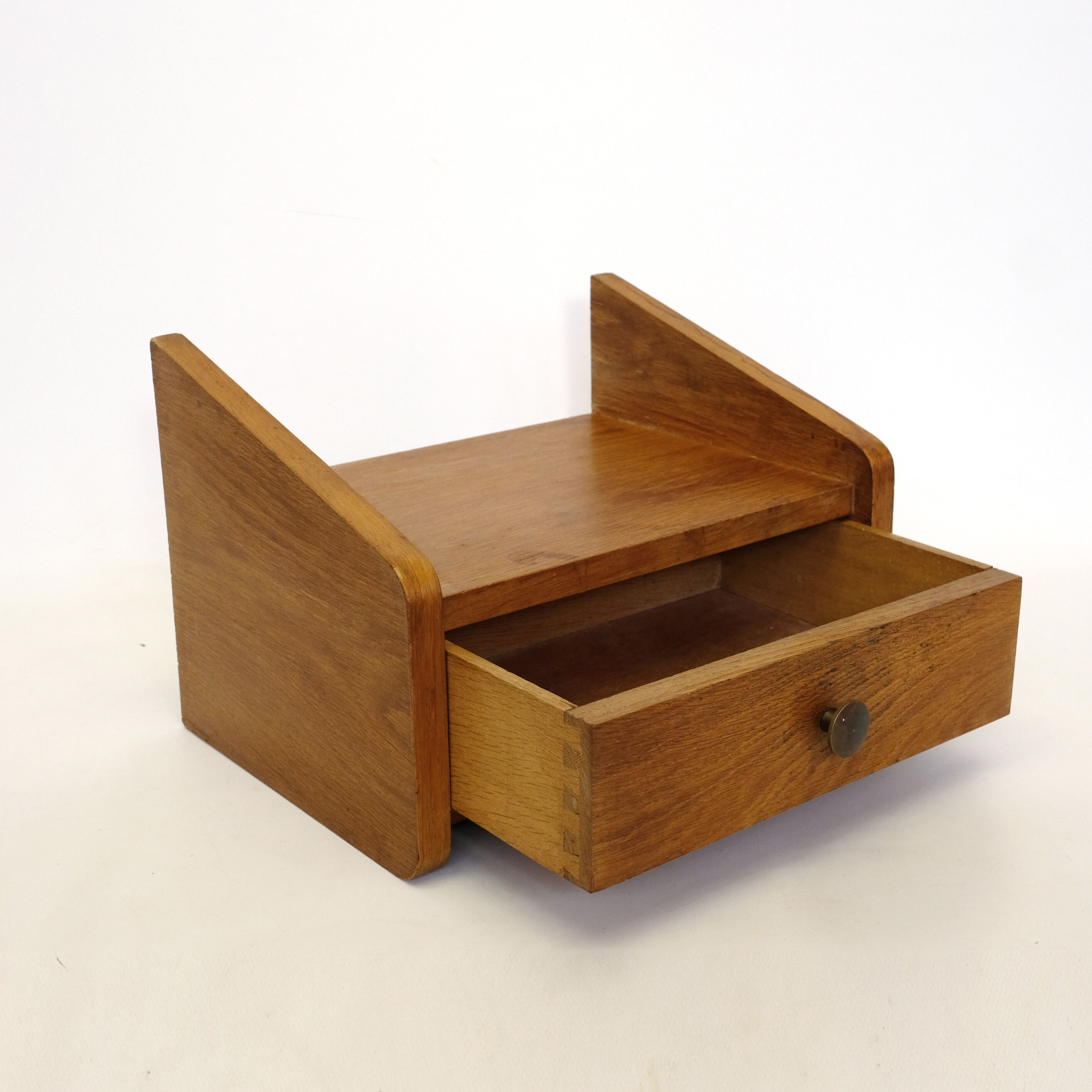 Small bedside to hang from a drawer of the 50s.