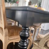 Expandable square table