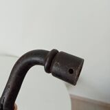 Poignée de porte ancienne en fer forgé torsadé