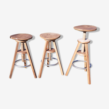 3 industrial stools in iron and wood