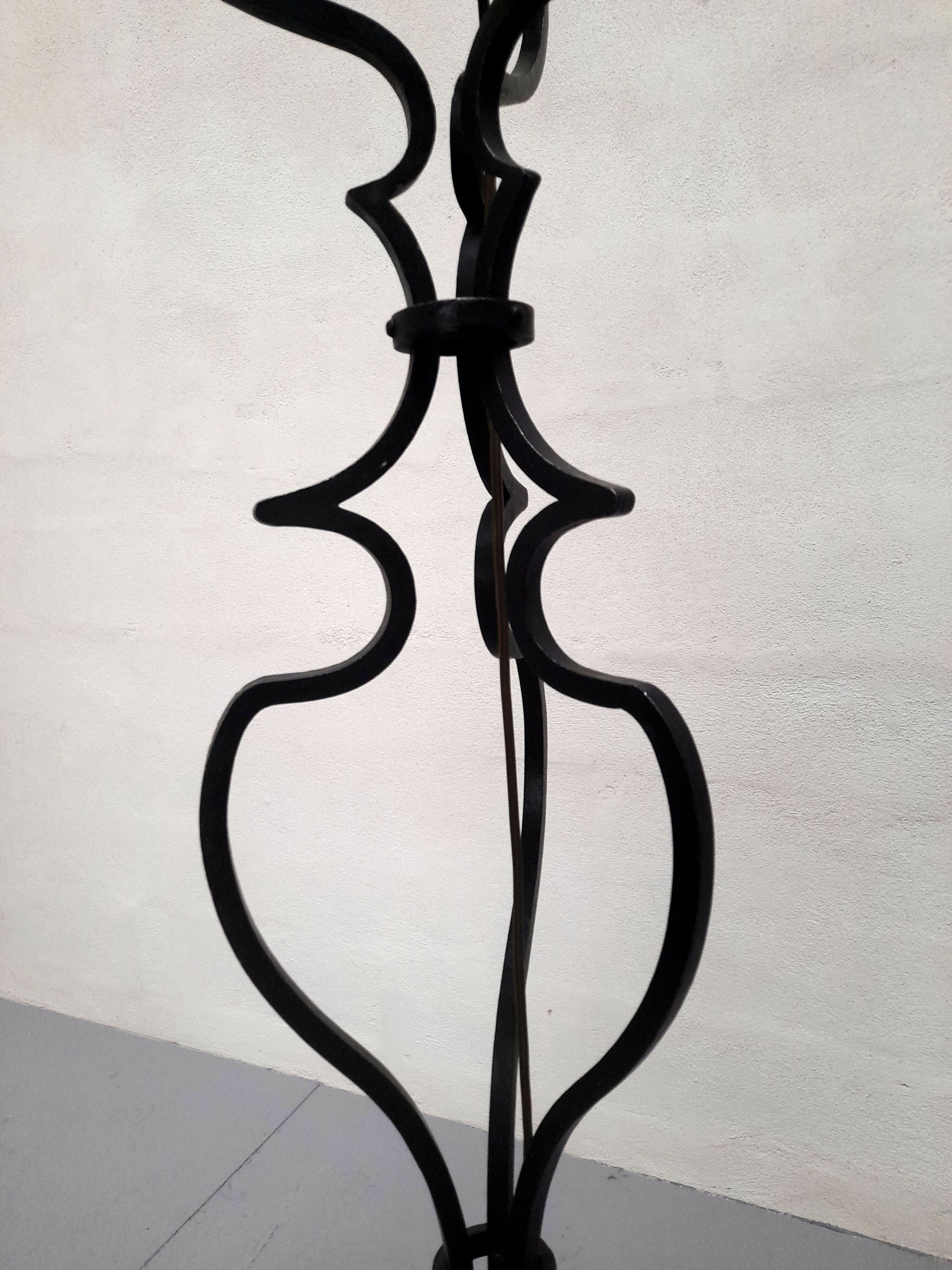 Art Deco wrought iron floor lamp - French work from the 30s