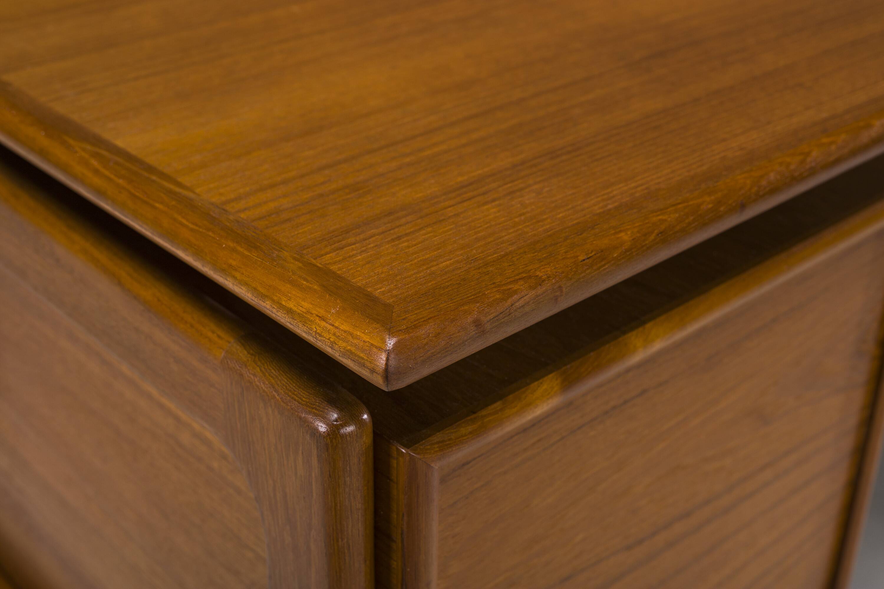 Mid-Century Teak Freestanding Desk from GV Møbler, 1970s