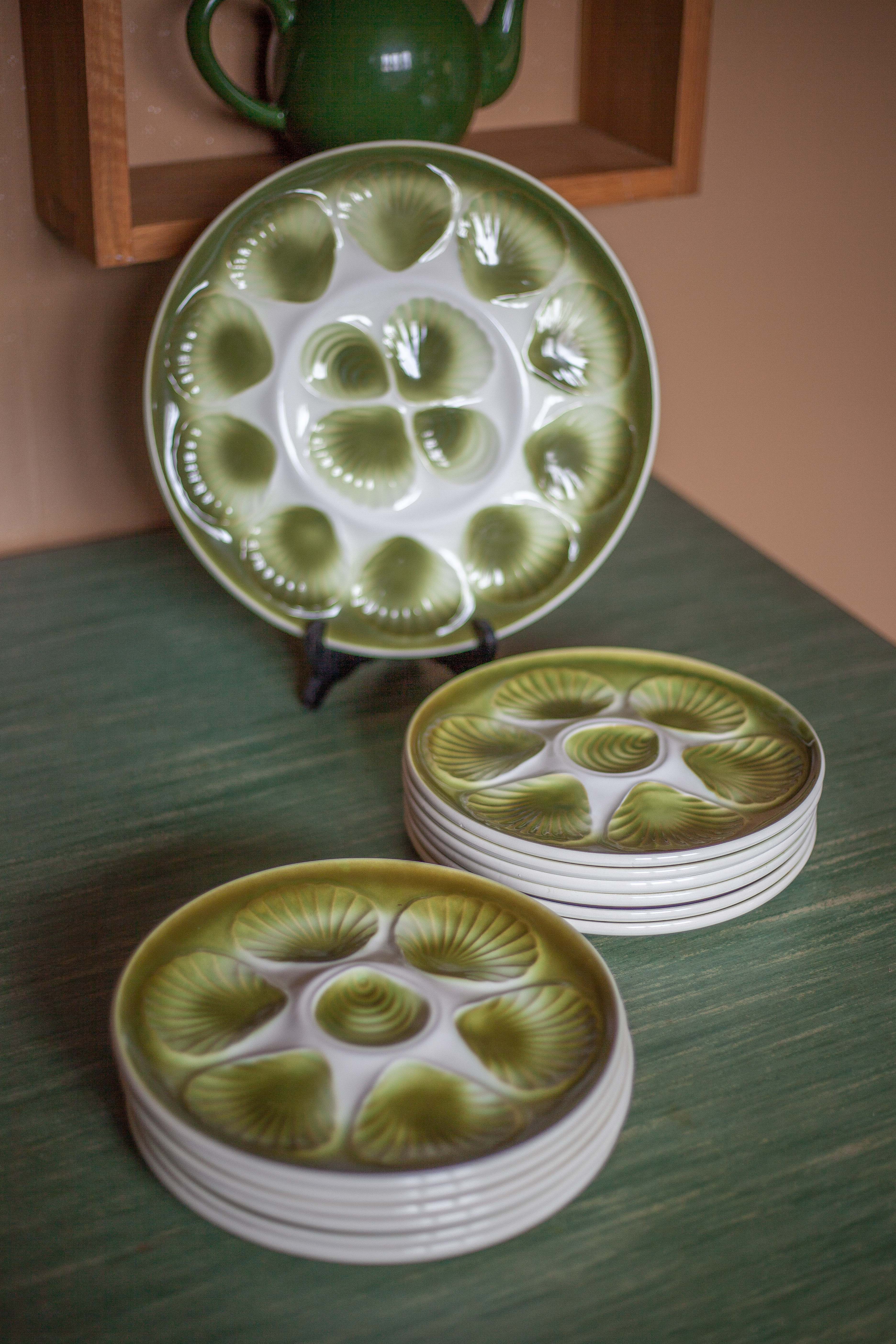 Service plate ceramic shells Orchies Moulin des Loups X11 and a large dish, oyster plate