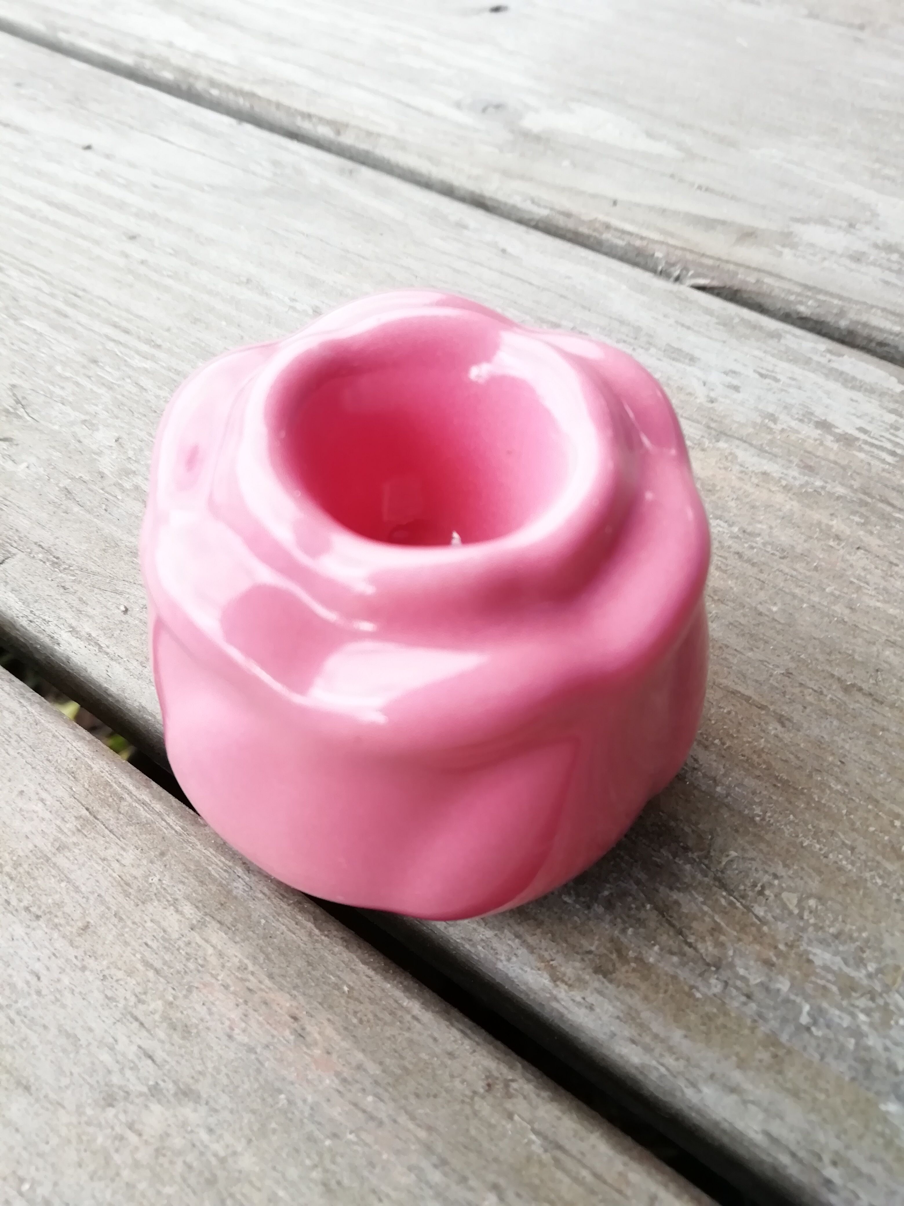 Set of candle holders shaped rosebud