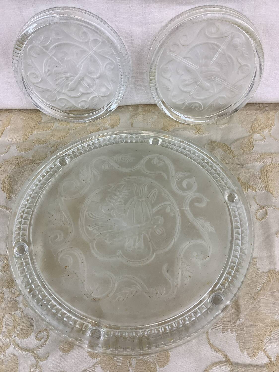 Trivet and vintage bottle France