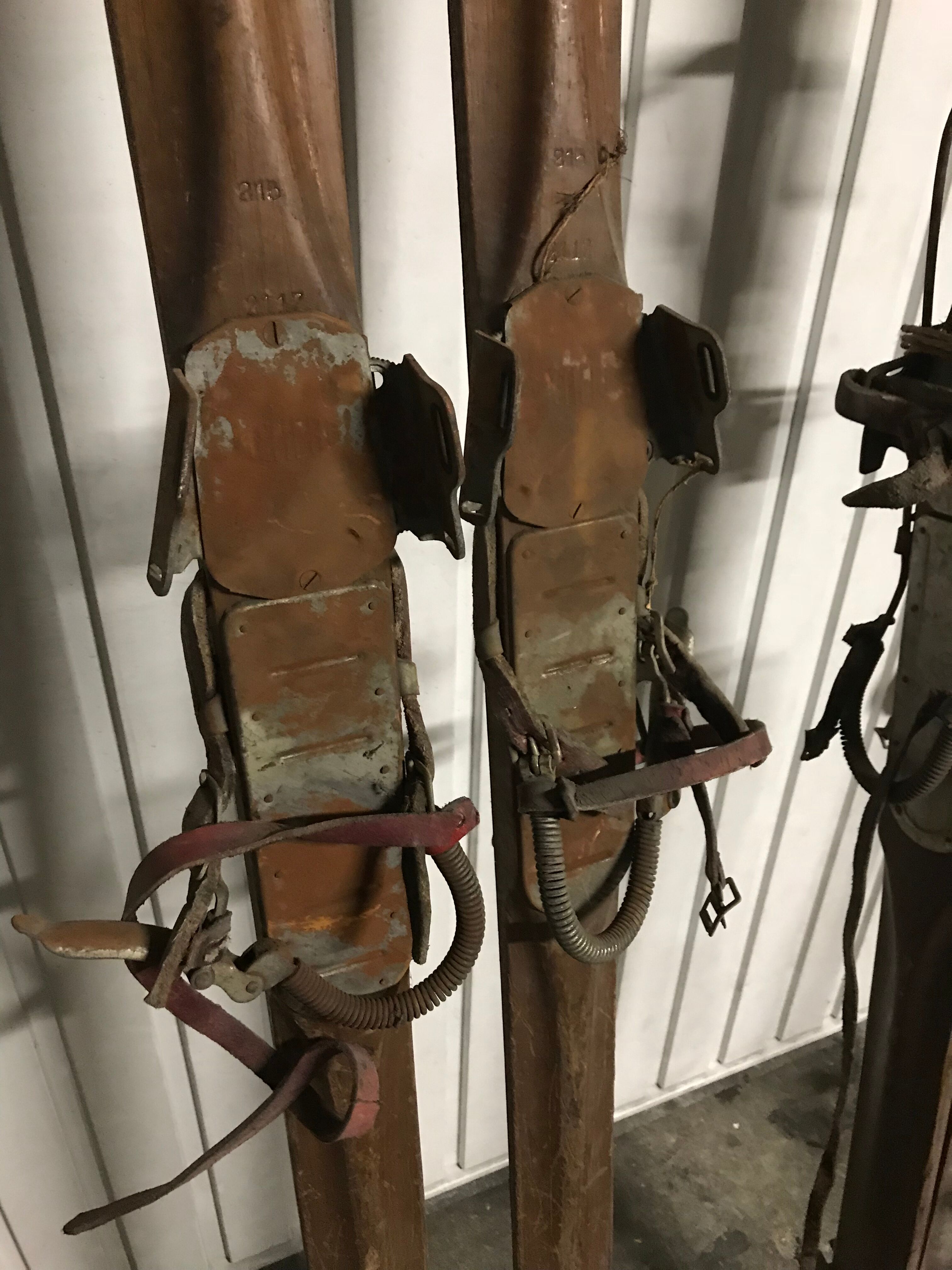 5 pairs of old wood skis 1900