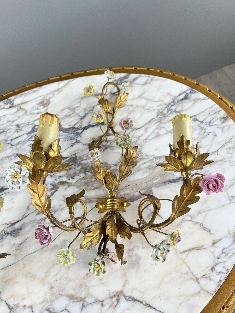 Pair of Maison Baguès wall lights with porcelain flowers, early 19th century