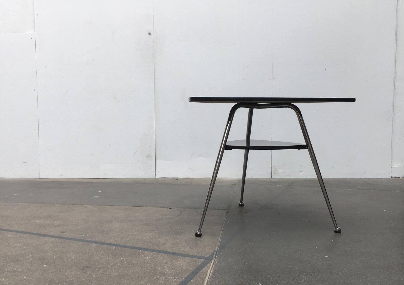 Table basse trépied allemande mi-siècle de Mauser Werke Waldeck