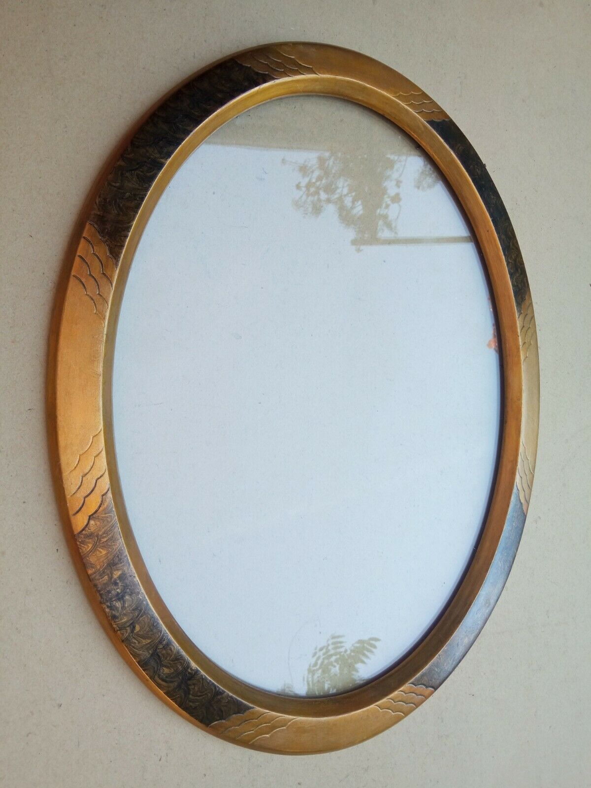Old oval frame in gilded carved wood - Art Deco 1920 - 35 x 30 cm