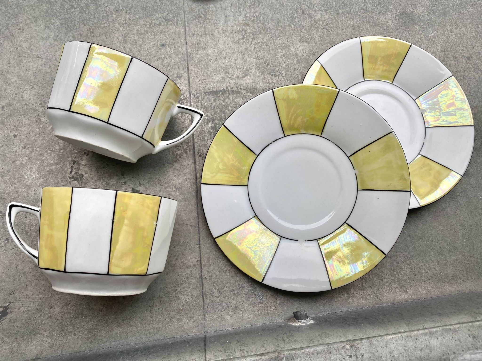 60s striped iridescent porcelain coffee service, 2 cups + 2 vintage saucers