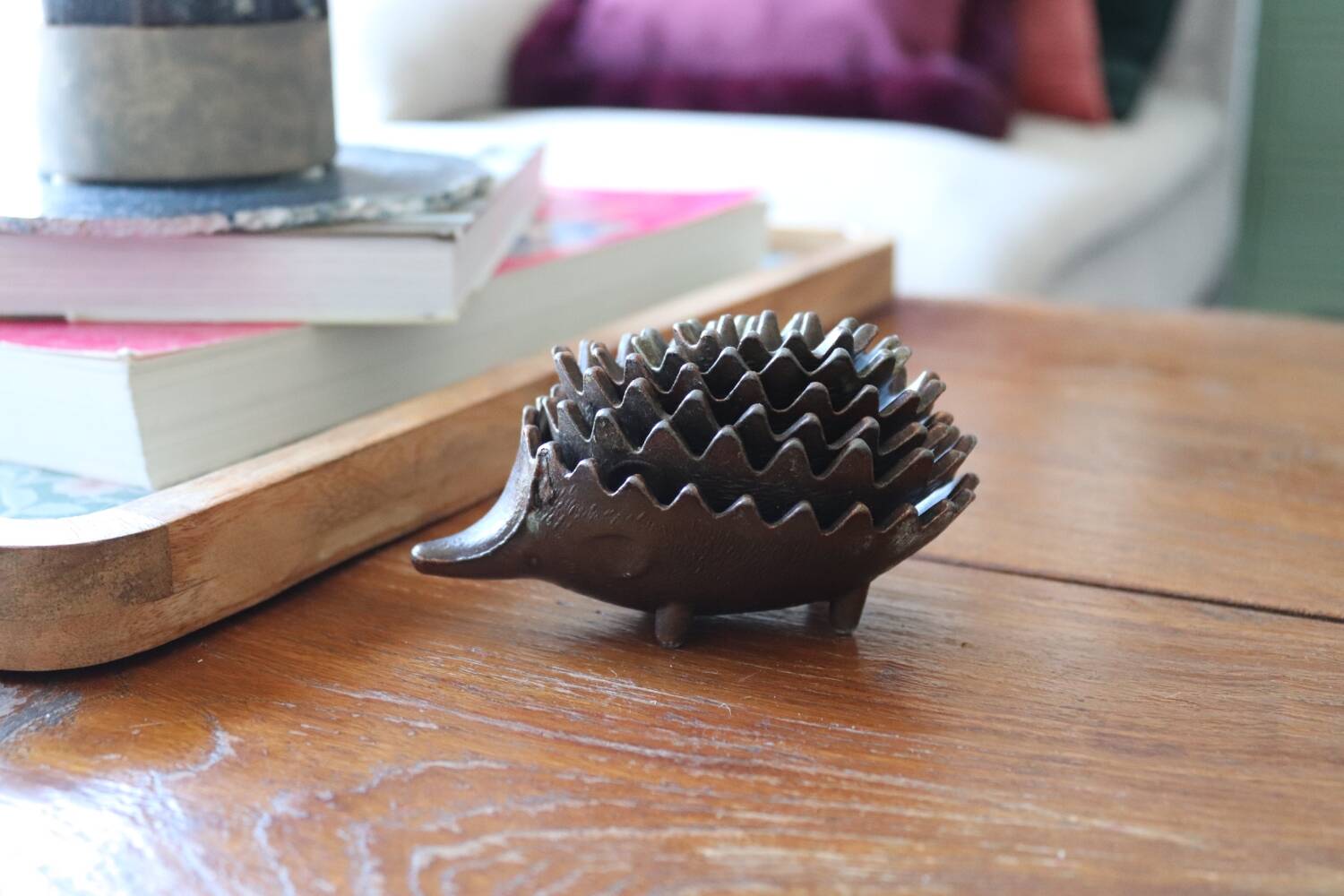 Nesting hedgehog ashtray w. bosse