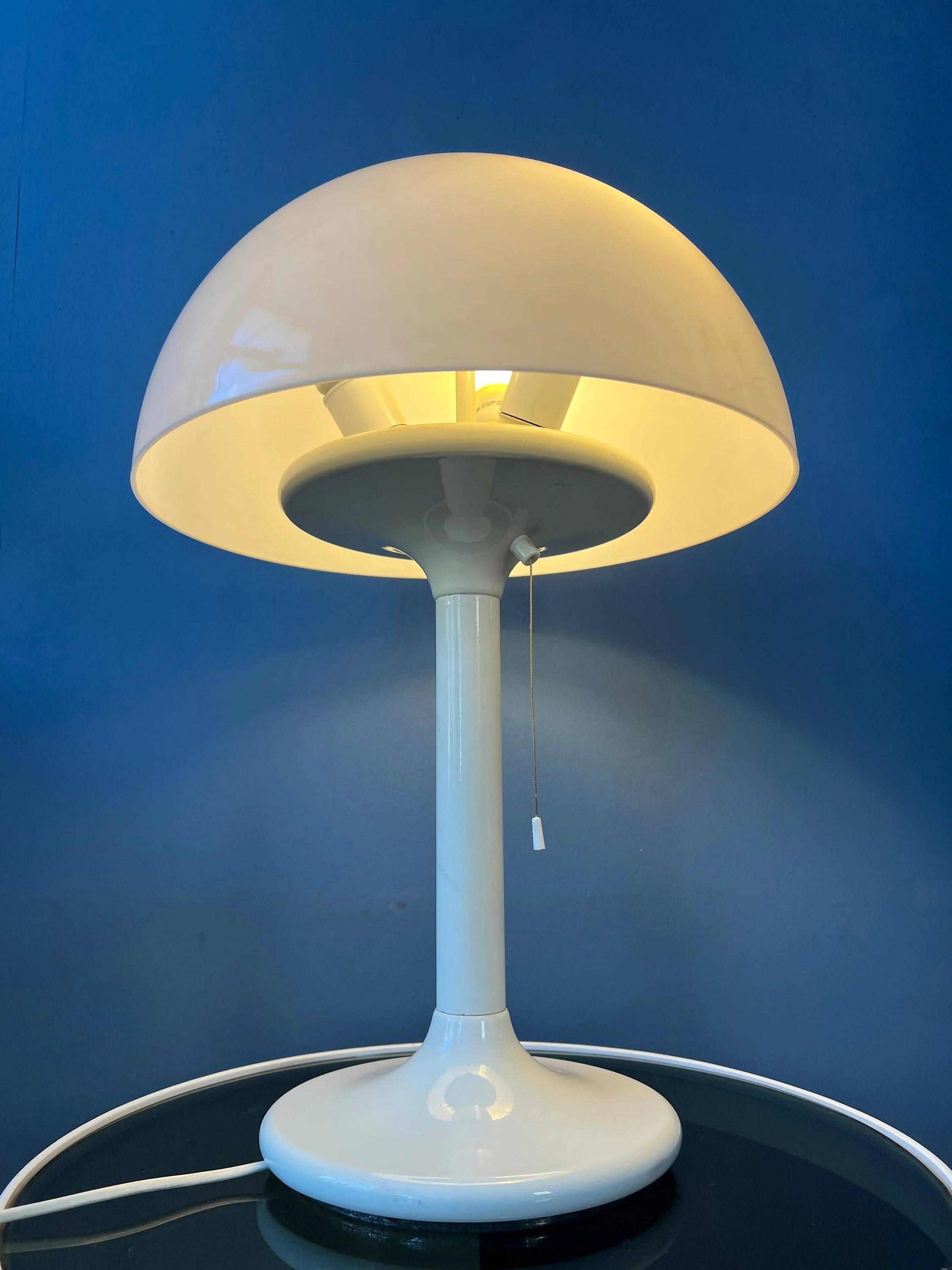 White Space Age Mushroom Table Lamp Dijkstra