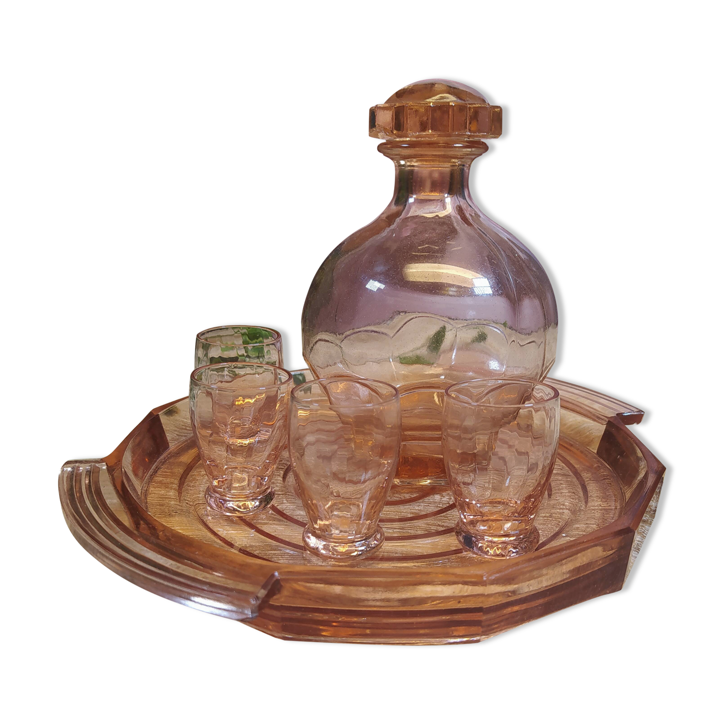 Service Rosaline en verre rose avec un plateau, une carafe et 4 verres à liqueur