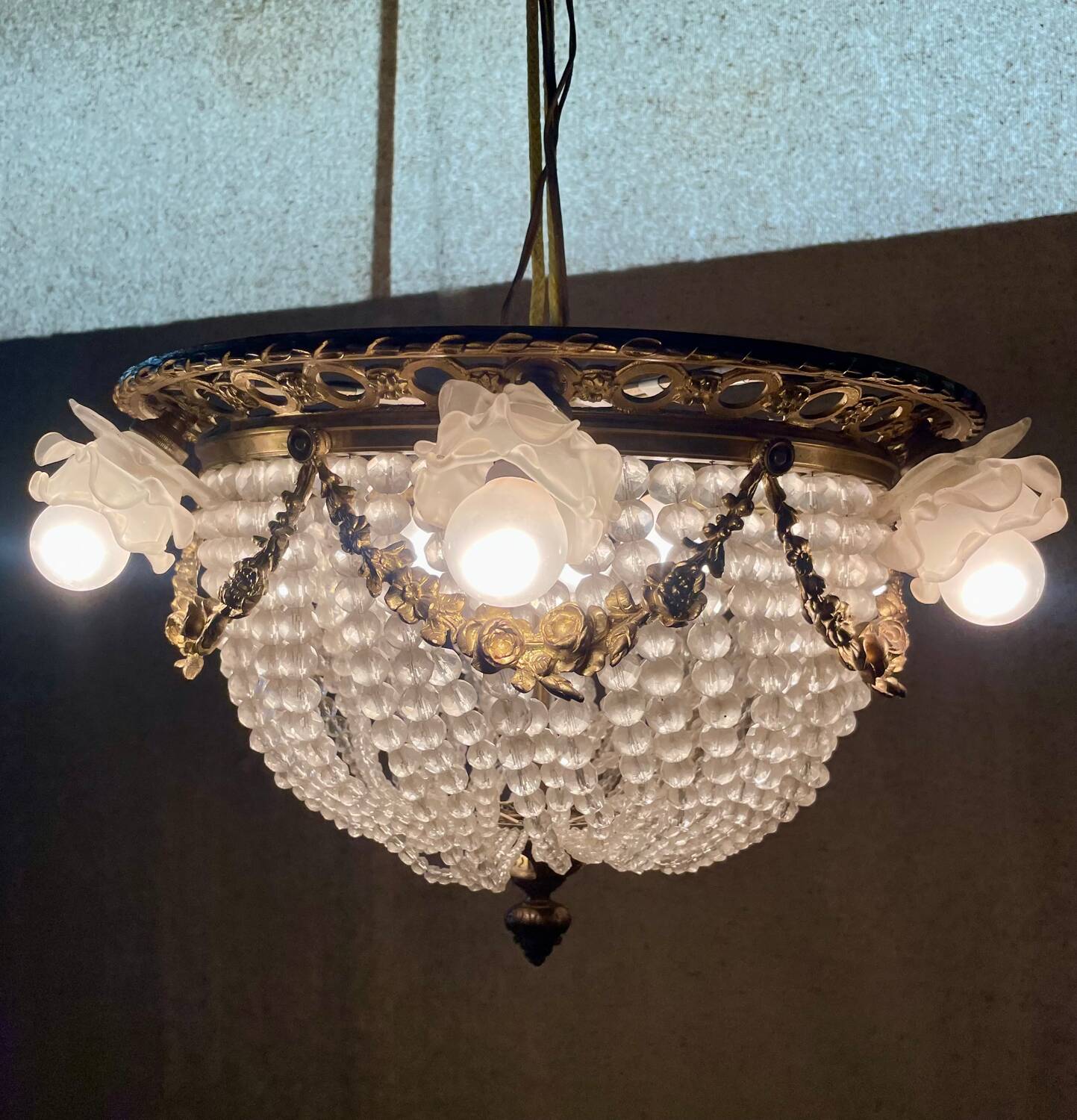 Ceiling chandelier