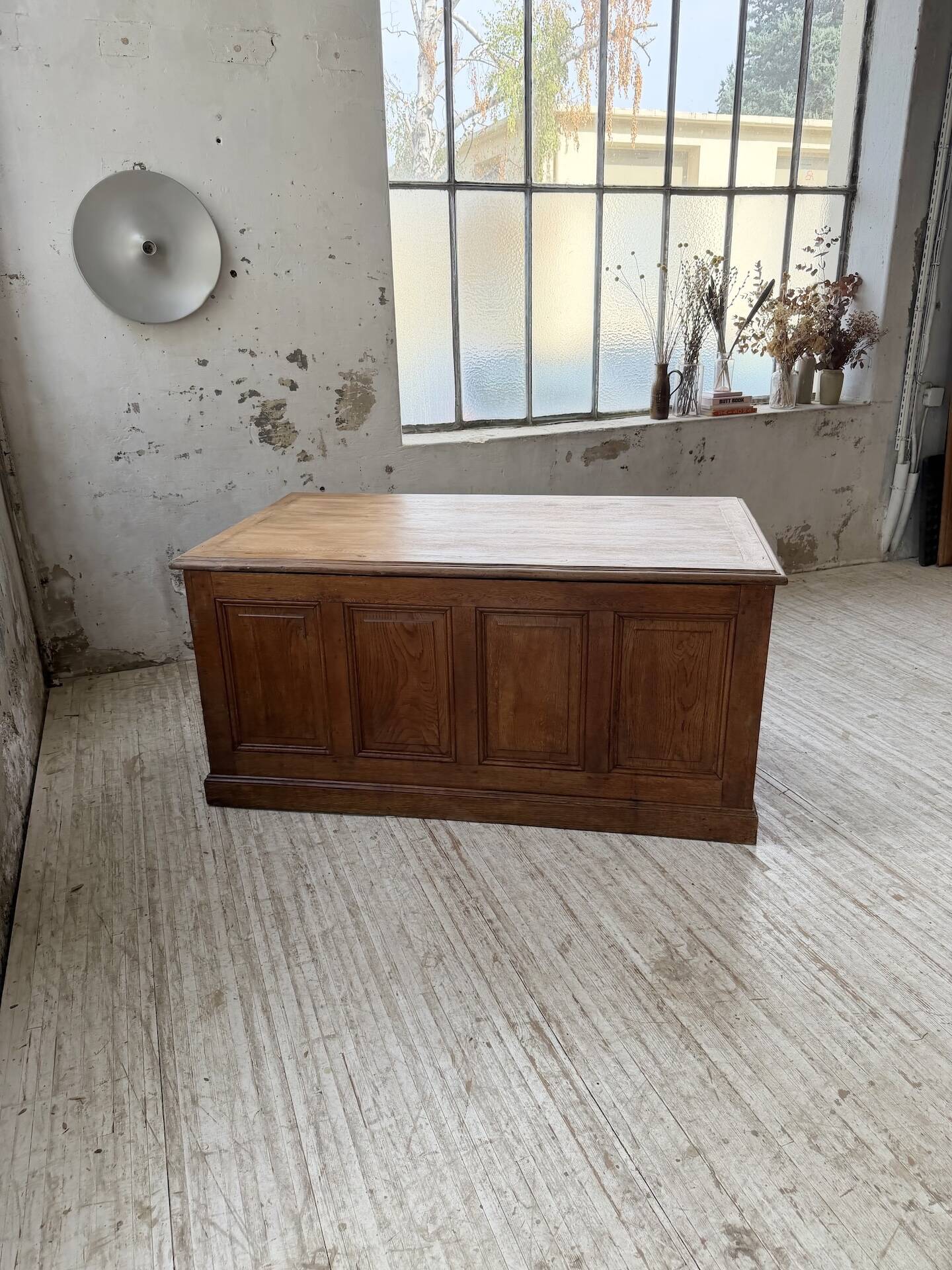 Counter or desk in oak from the 1950s.