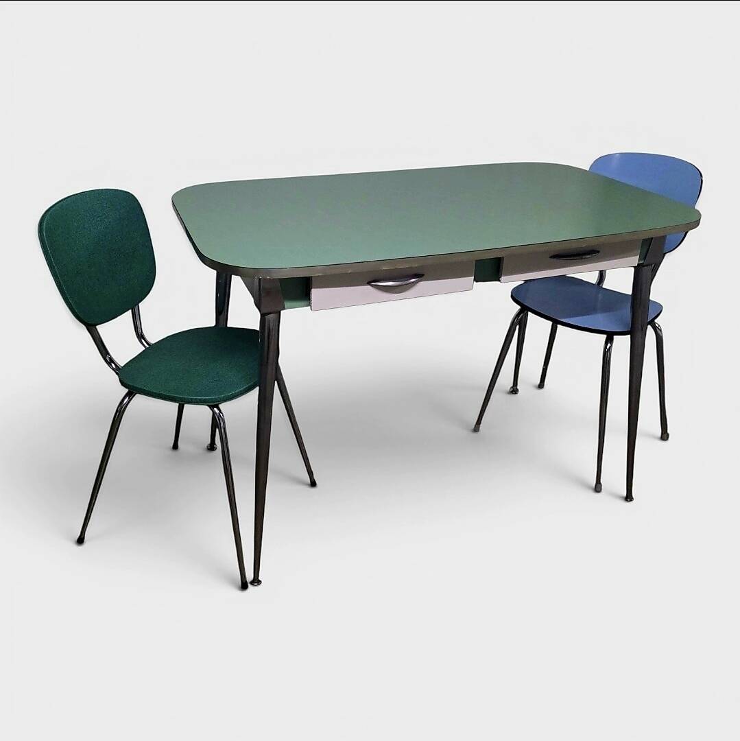 Ensemble Table à tiroirs & 2 Chaises Formica – Circa1950