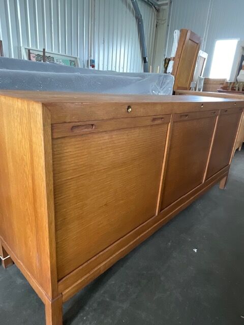 Buffet en chêne anonyme vers les années 1940