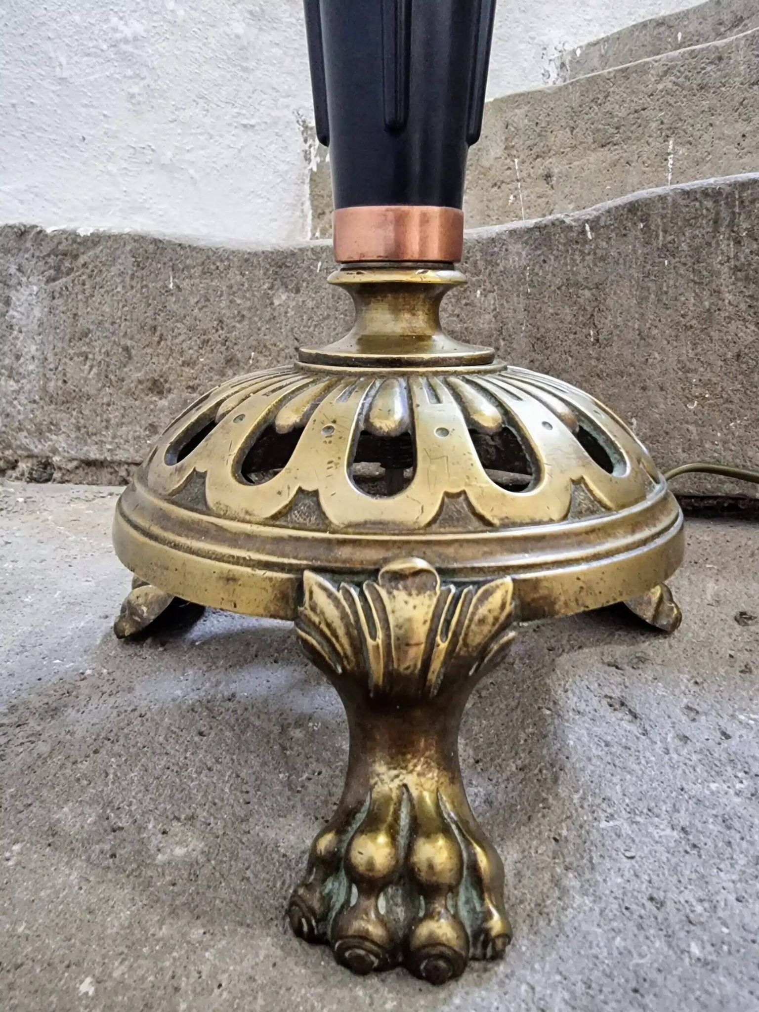 Lampe de table art déco vintage – cuivre, laiton et bakélite – abat-jour champignon – années 1920