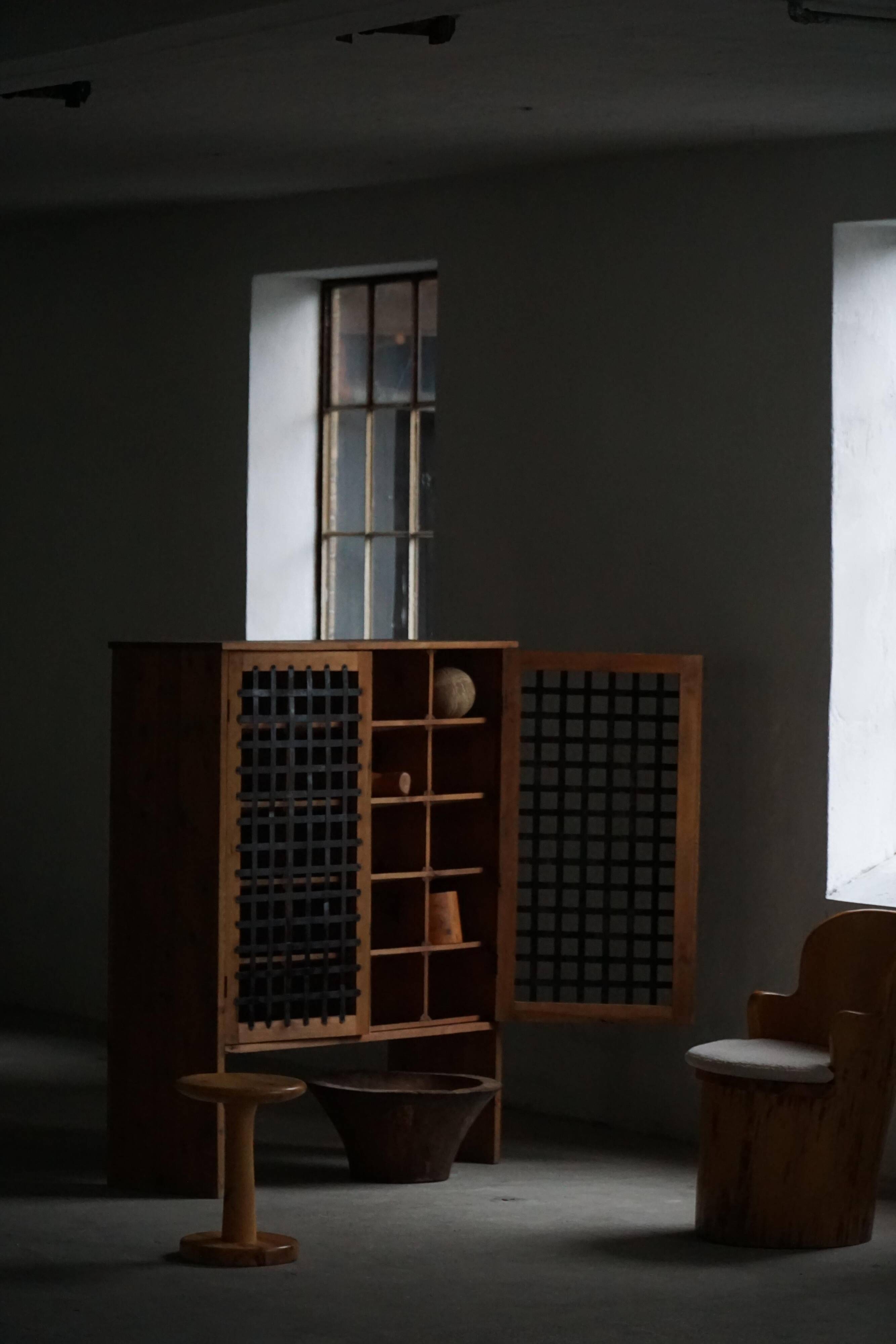 Large hand-carved African wooden bowl, mid-20th century.
