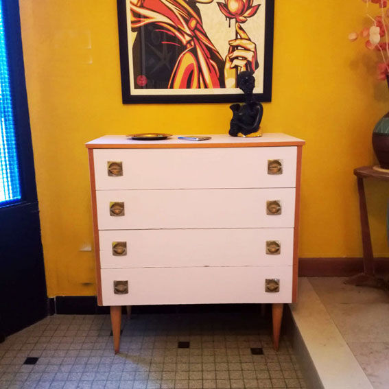 Commode vintage revisitée en rose poudre