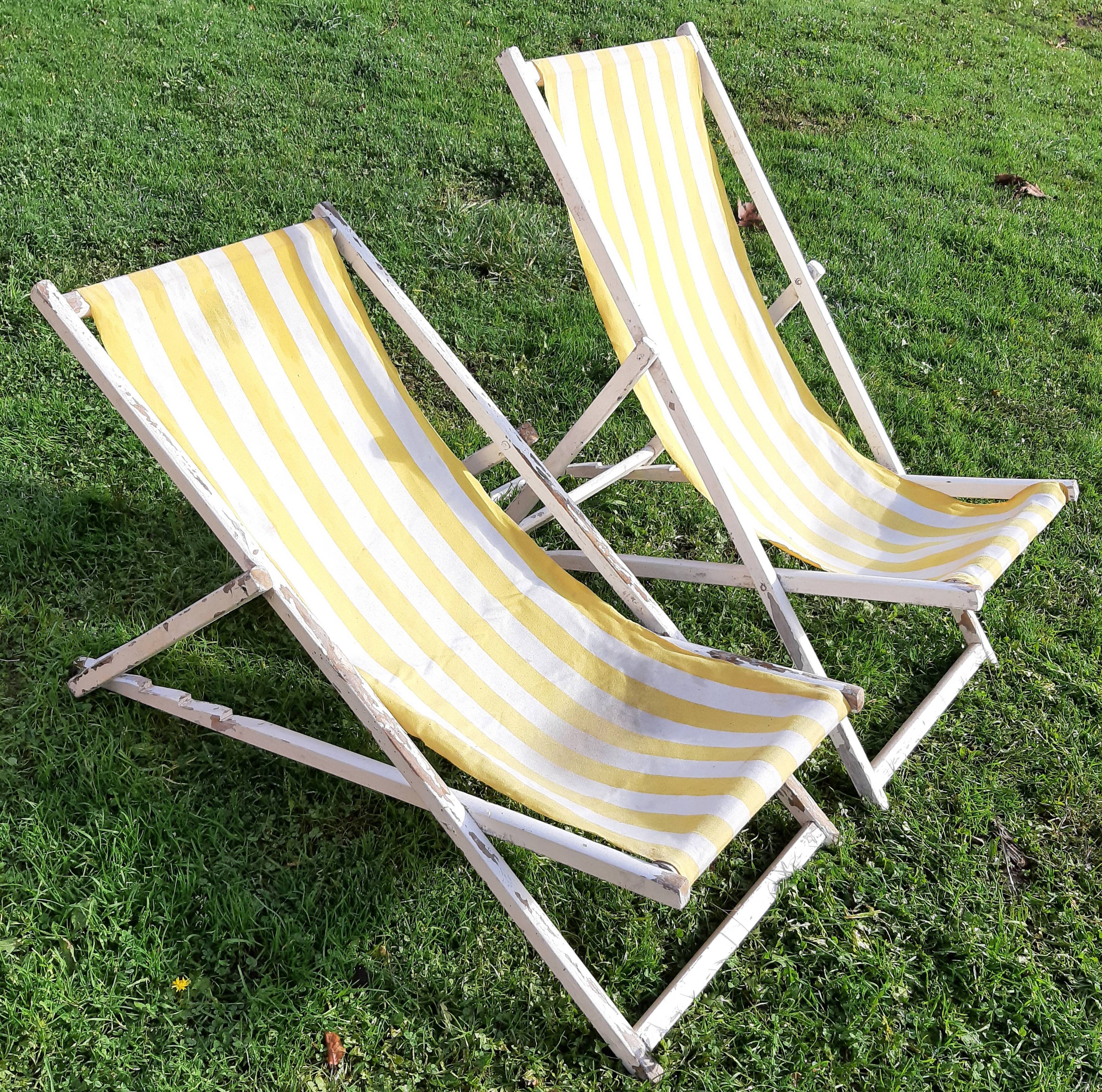 Pair of vintage chaises longues