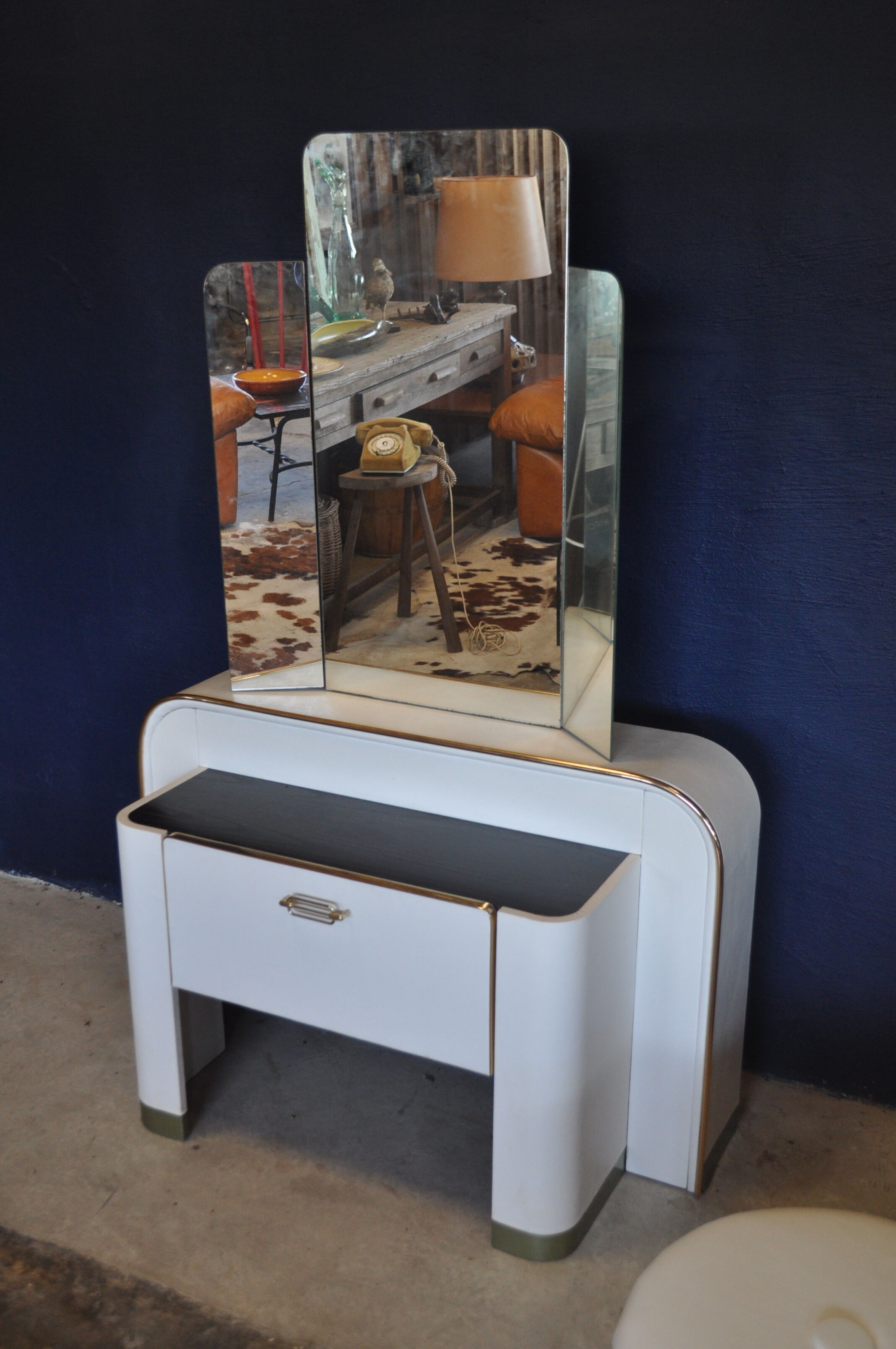 Dressing table space age 60's